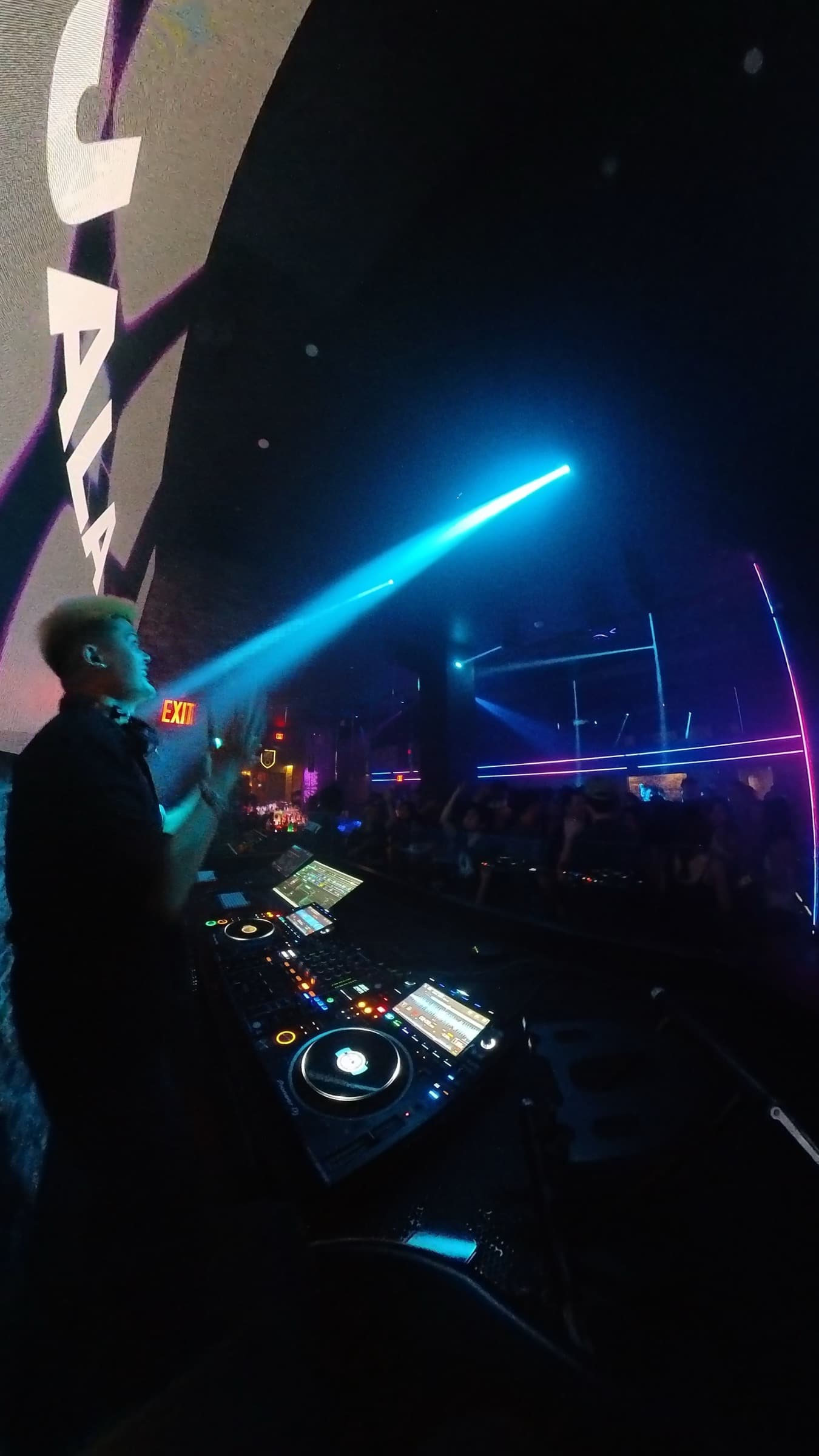 Jala playing a club set